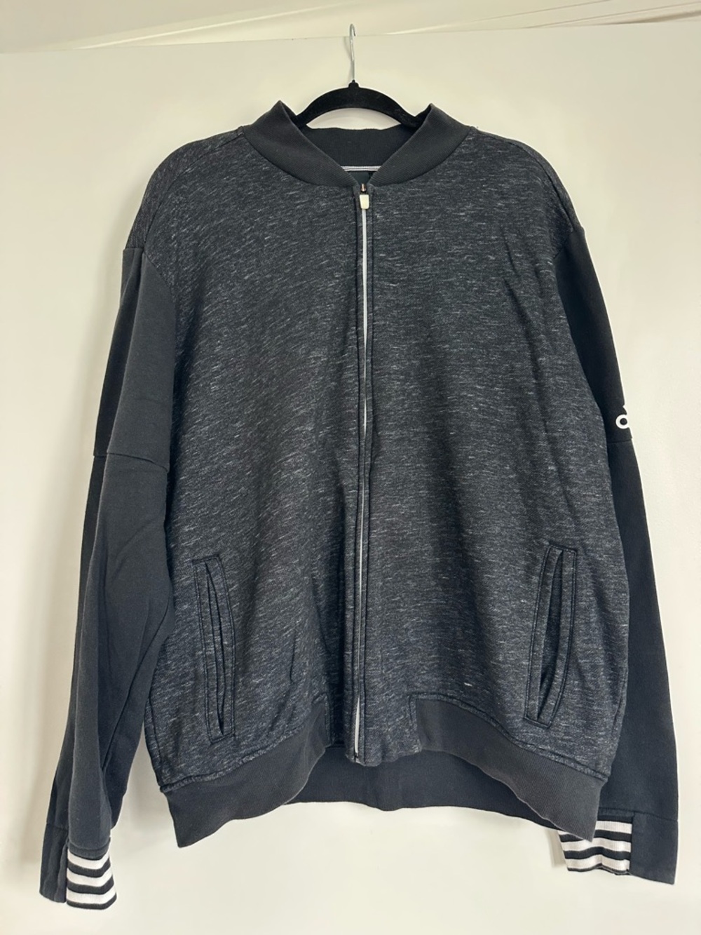 Adidas Men’s Black Full Zip Jacket Athletic Bomber Style Lightweight Size XL
